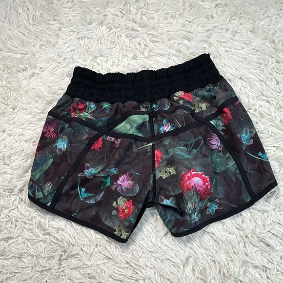 Lululemon Tracker Short II *4-way Stretch Curious Jungle Multi / Black - Picture 4 of 6